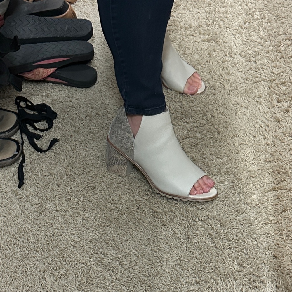Sorel White and Silver Peep-Toe Heeled Boots - Leather - Worn Twice